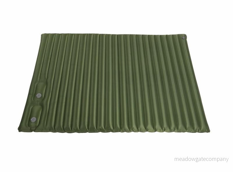 Matrace nafukovací pro 2 osoby 138 × 200 cm s nožní pumpou 302220