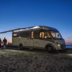 Markýza střešní Fiamma F80L 4,97 m (výsuv 275 cm, polární bílá, královská modř) 306205 Markýza střešní Fiamma F80L 4,97 m (výsuv 275 cm, polární bílá, královská modř) 306205