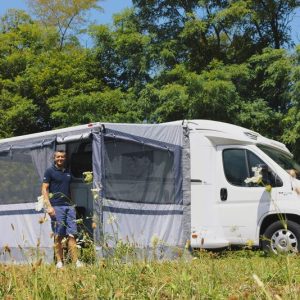 Panel přední Fiamma rozšiřující díl šířka 25 cm polyesterový modul čelní stěny předstanu pro markýzy 306267 Panel přední Fiamma rozšiřující díl šířka 25 cm polyesterový modul čelní stěny předstanu pro markýzy 306267