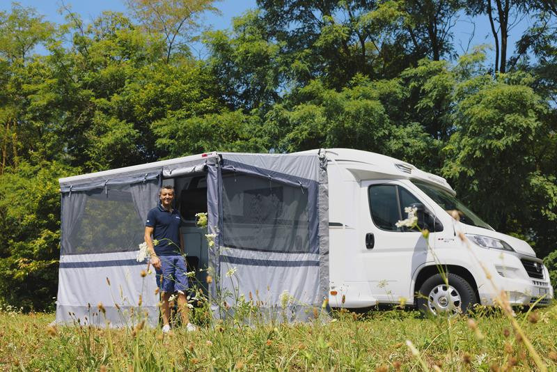 Panel přední Fiamma rozšiřující díl šířka 25 cm polyesterový modul čelní stěny předstanu pro markýzy 306267