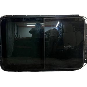 VW Tiguan 5N r.v. 2009 panormatické střešní okno 5N0877041D 8R0959591 8R0959591 S5VX3T82864