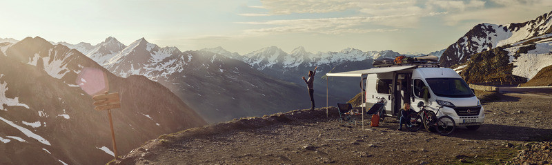 Střešní kazetová markýza Thule Omnistor 6300 5,00 m (bílá, safírově modrá) 313468